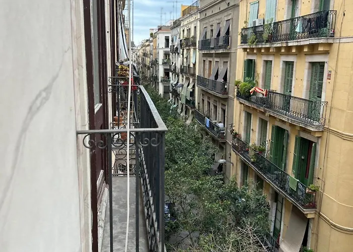 Central And Basic Universitat For Young Hostel Barcelone
